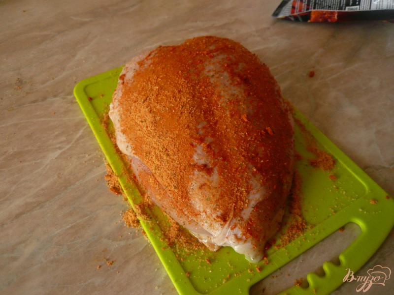 Фото приготовление рецепта: Куриная грудка с гарниром из цветной капусты шаг №2