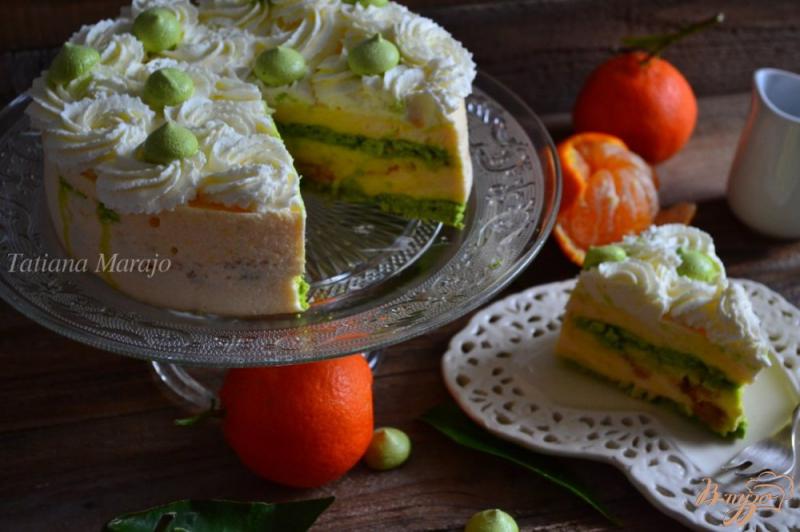 Фото приготовление рецепта: Торт с мандариновым кремом и меренгой шаг №12