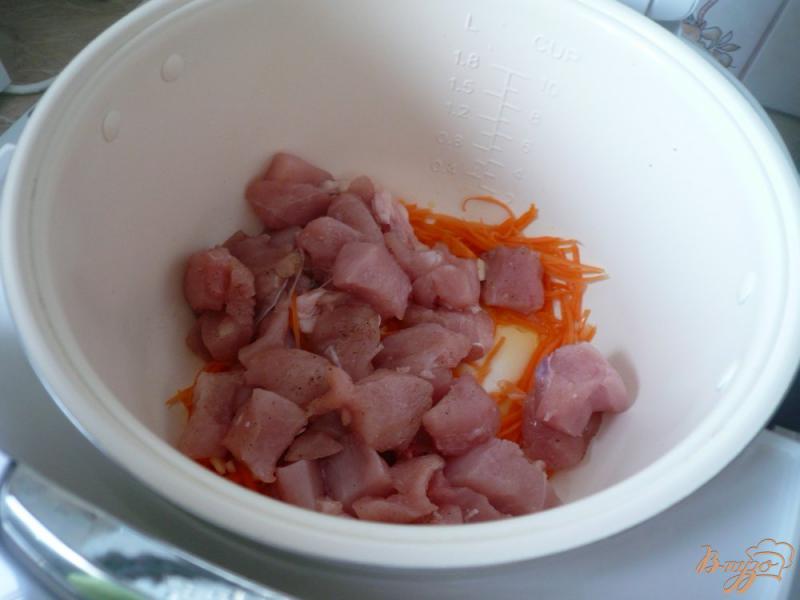 Фото приготовление рецепта: Куриное мясо с чечевицей в мультиварке шаг №6