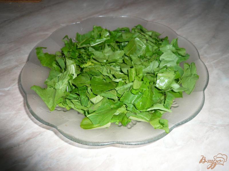 Фото приготовление рецепта: Свежий салат с семгой и грейпфрутом шаг №2