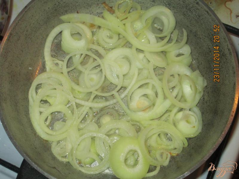 Фото приготовление рецепта: Жареный  картофель дольками шаг №3