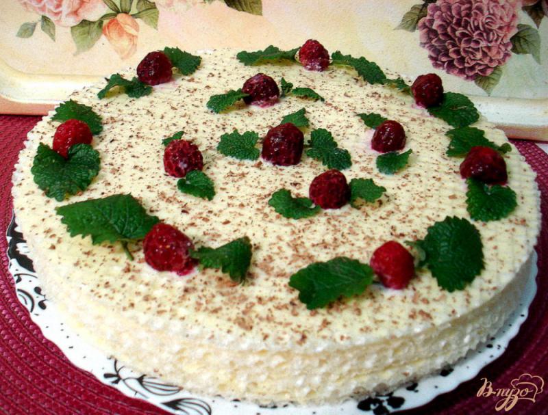 Фото приготовление рецепта: Вафельный тортик с малиной шаг №5