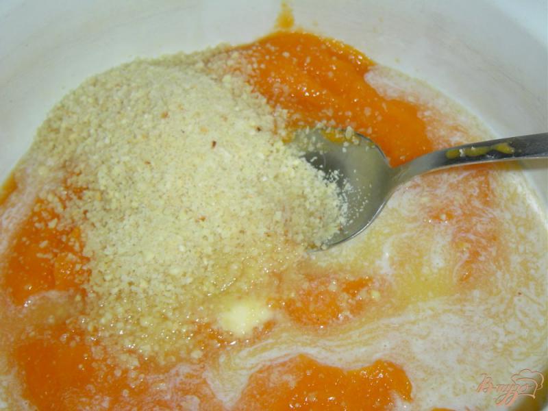 Фото приготовление рецепта: Тыквенная запеканка с миндалем (Uova zuccate) шаг №2