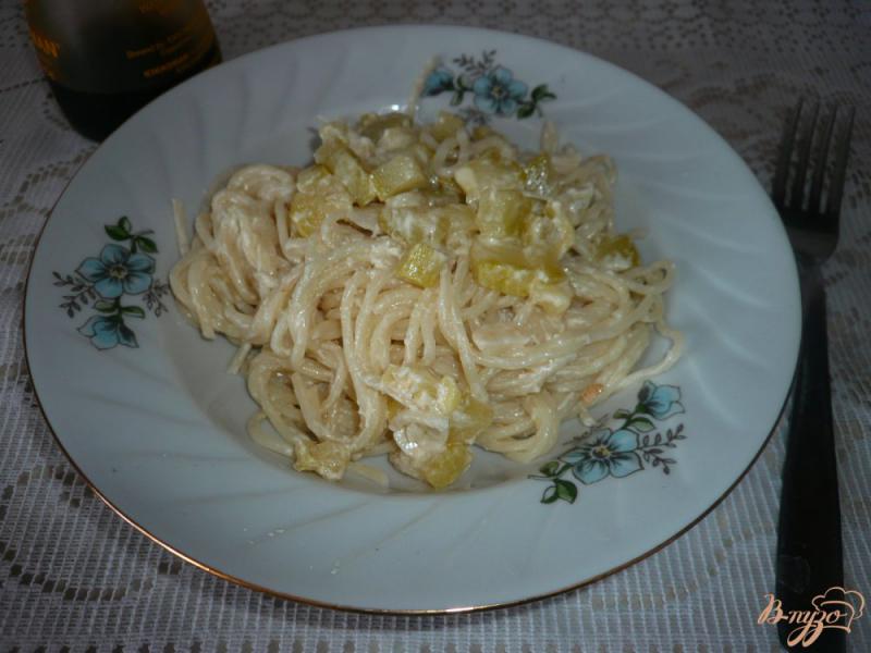 Фото приготовление рецепта: Спагетти с соусом из кабачка шаг №10