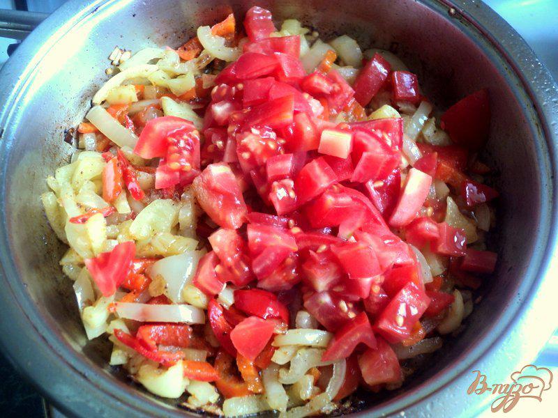 Фото приготовление рецепта: Тефтели в соусе с овощами шаг №4