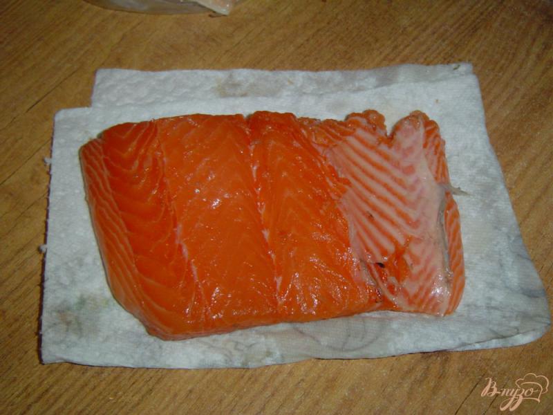 Фото приготовление рецепта: Красная рыба соленая по домашнему шаг №2