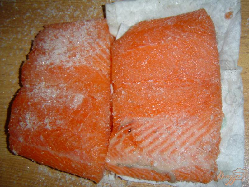 Фото приготовление рецепта: Красная рыба соленая по домашнему шаг №4