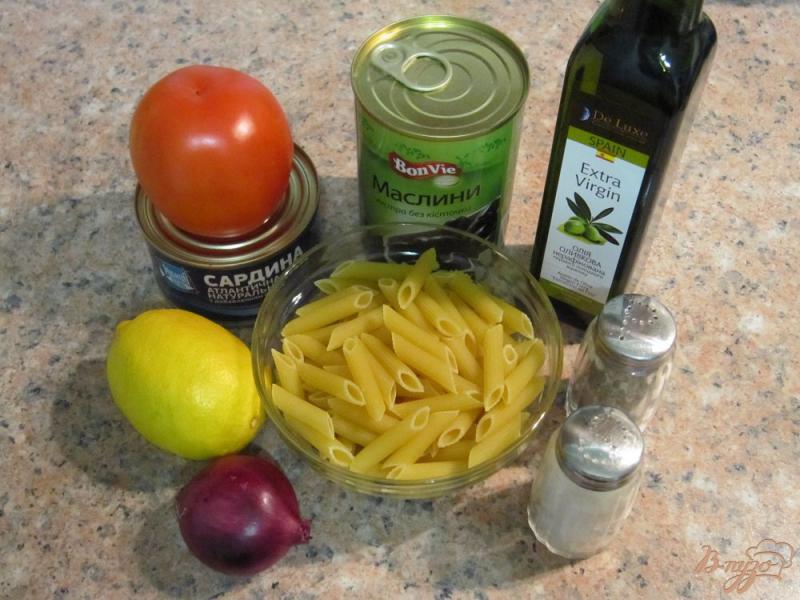 Фото приготовление рецепта: Салат из макарон с сардинами шаг №1