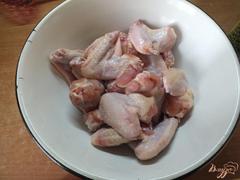 Фото приготовление рецепта: Острые куриные крылья на решетке в духовке шаг №1