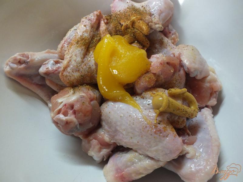 Фото приготовление рецепта: Острые куриные крылья на решетке в духовке шаг №2