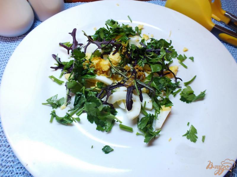 Фото приготовление рецепта: Салат из яиц с руколой шаг №5