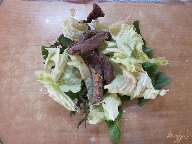 Фото приготовление рецепта: Салат с печеной говядиной шаг №7