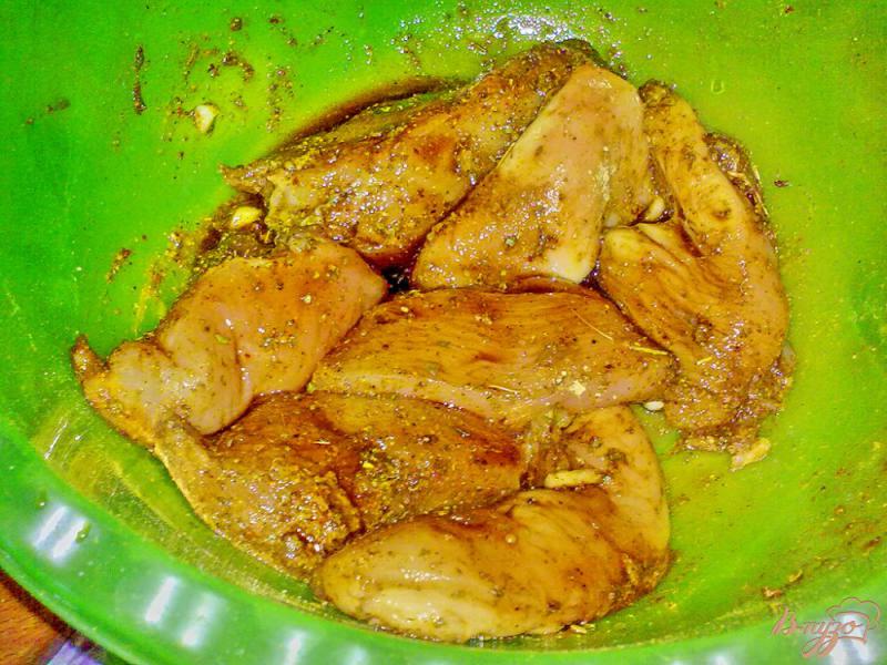Фото приготовление рецепта: Куриное филе в панировке шаг №3