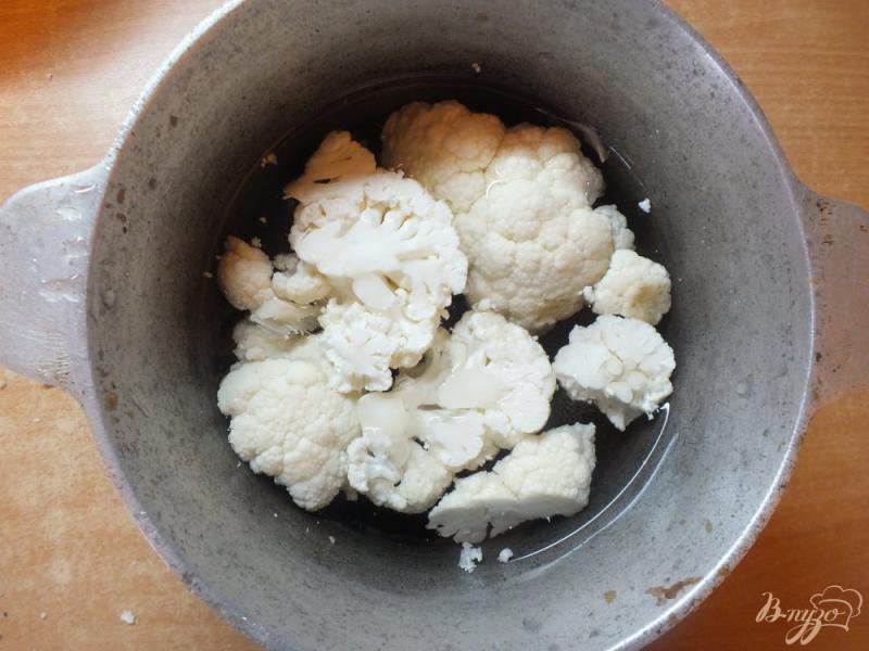 Фото приготовление рецепта: Суп - пюре из цветной капусты с плавленым сыром шаг №1