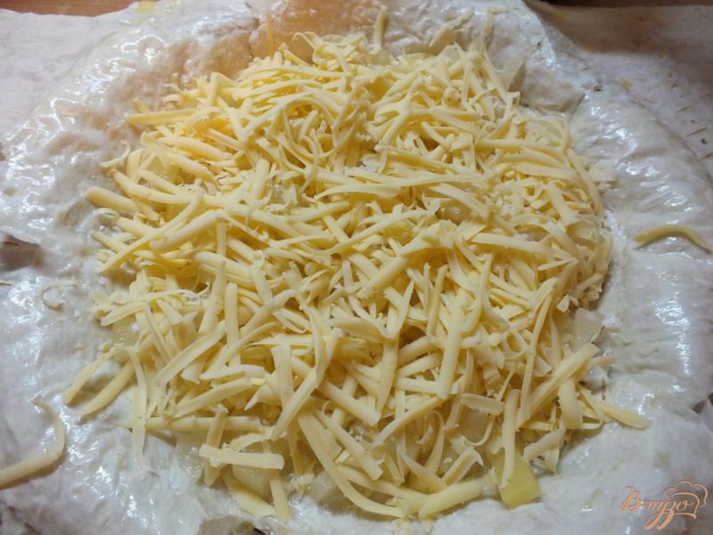 Фото приготовление рецепта: Сладкий пирог с ананасом и сыром шаг №4