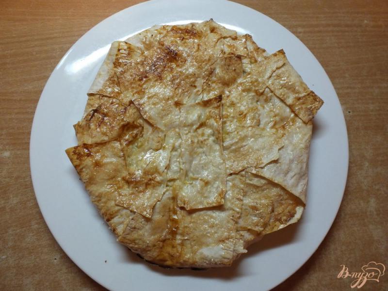 Фото приготовление рецепта: Сладкий пирог с ананасом и сыром шаг №6