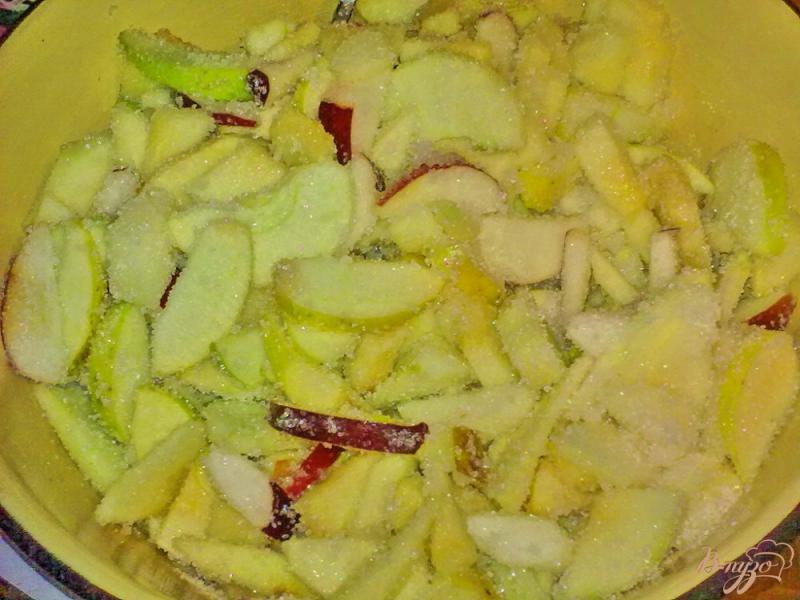 Фото приготовление рецепта: Варенье яблочное с кабачком шаг №4
