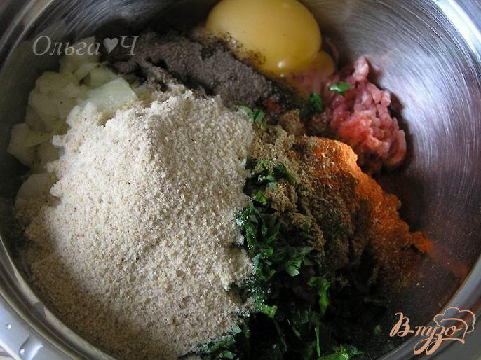 Фото приготовление рецепта: Кефте с йогуртовым соусом и рисом шаг №1