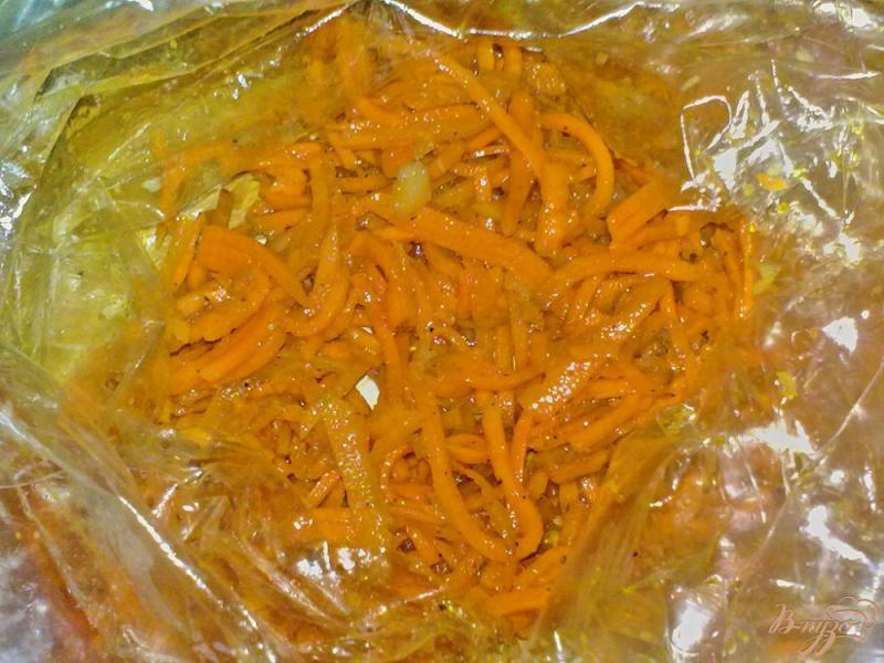 Фото приготовление рецепта: Салат из кольраби с морковью по-корейски шаг №1