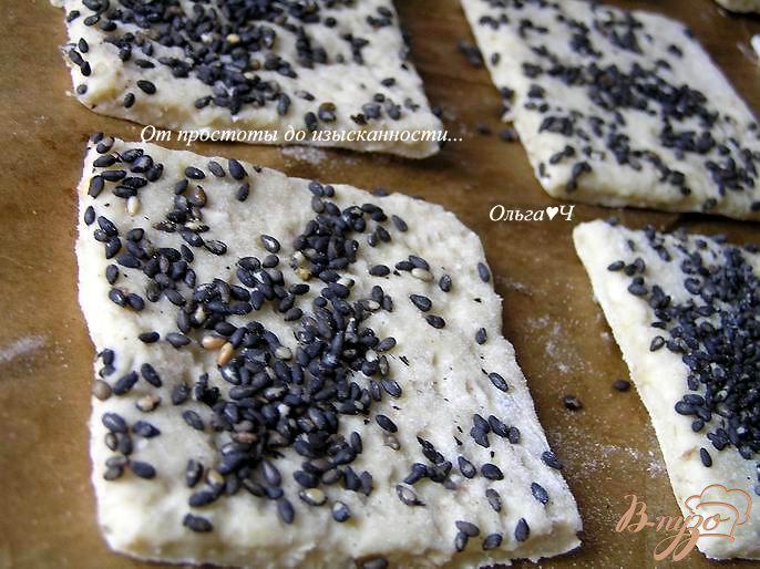 Фото приготовление рецепта: Сырное печенье с кунжутом шаг №5