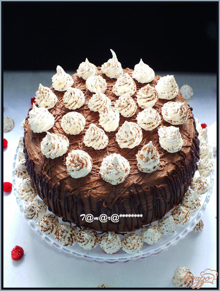 Фото приготовление рецепта: Торт «Шоколадно-кофейный с безе» шаг №17