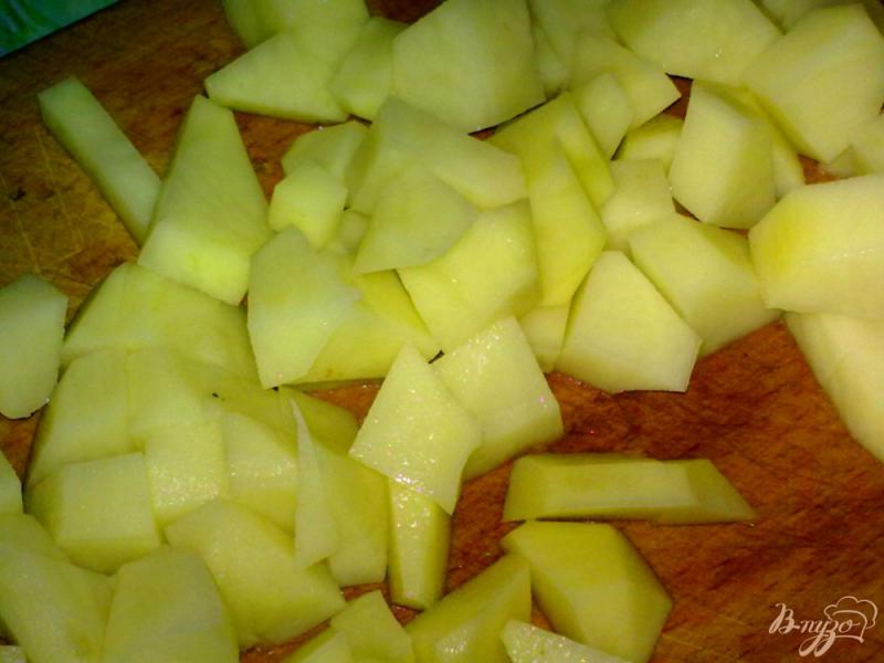 Фото приготовление рецепта: Картофель с дайконом в горшочке шаг №4