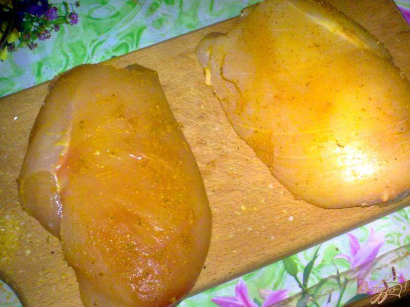 Фото приготовление рецепта: Куриное филе на подушке шаг №3