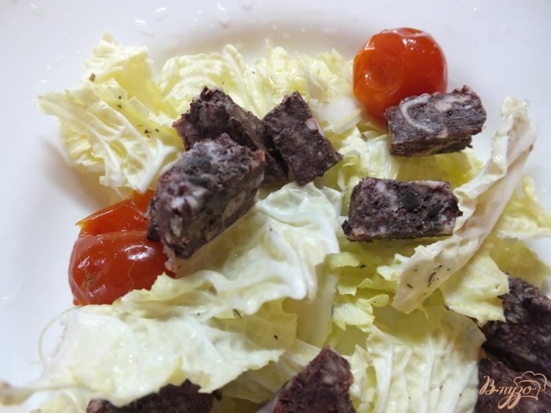 Фото приготовление рецепта: Салат с кровяной колбасой шаг №4