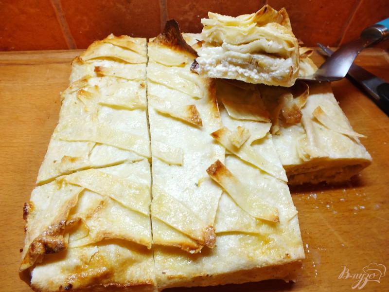 Фото приготовление рецепта: Пирог с творогом и бананом шаг №13