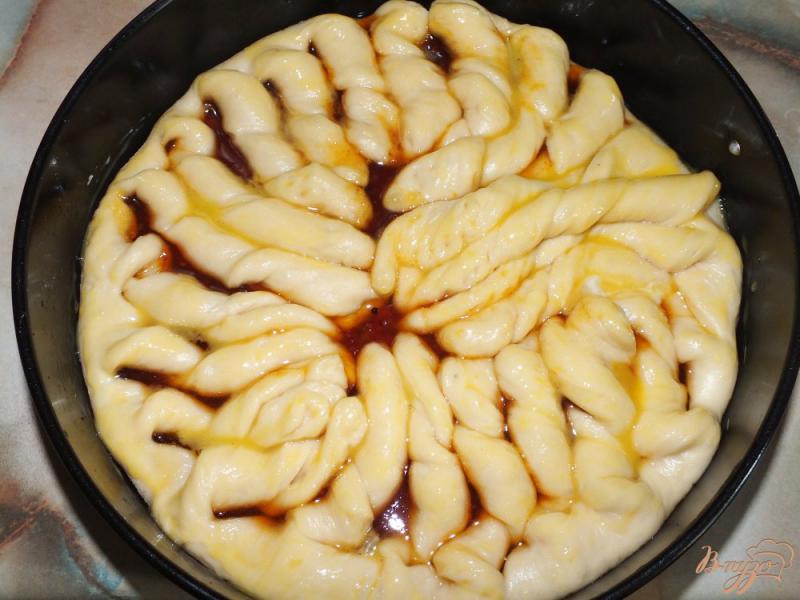 Фото приготовление рецепта: Узорчатый пирог с облепиховым джемом шаг №5
