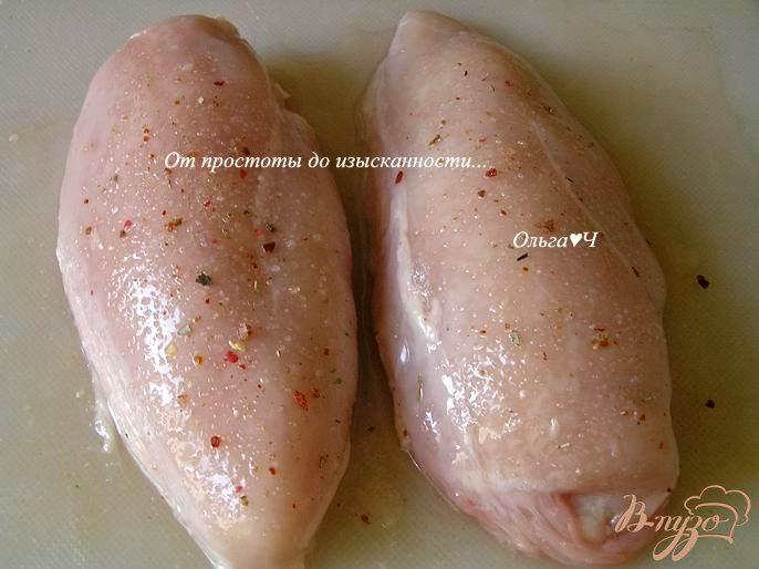 Фото приготовление рецепта: Куриные грудки в хрустящей панировке с итальянскими травами шаг №1