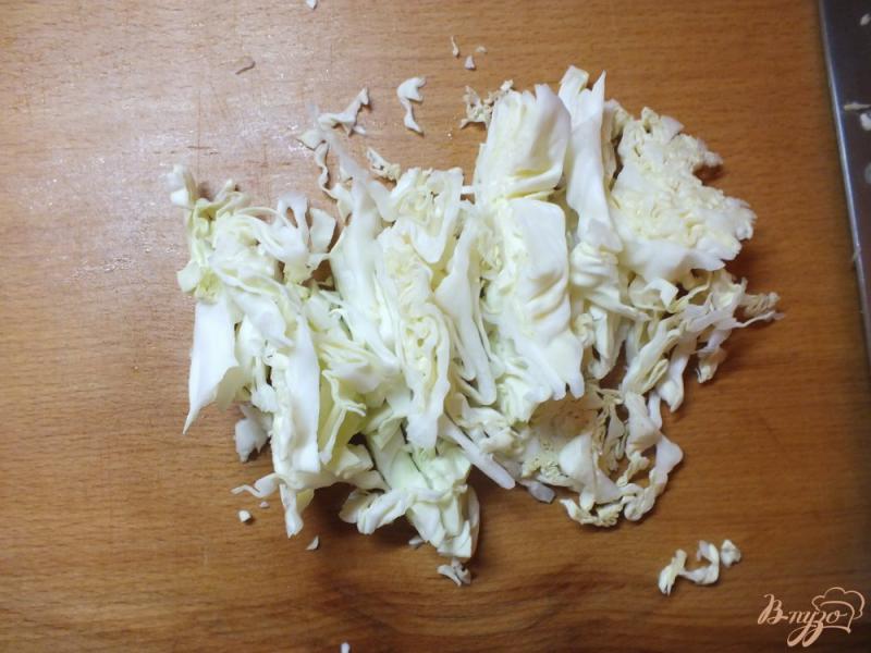 Фото приготовление рецепта: Салат овощной с изюмом и кунжутным маслом шаг №1