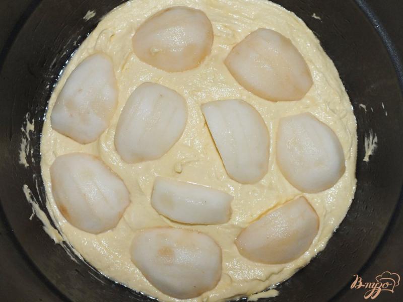 Фото приготовление рецепта: Грушевый пирог на желтках шаг №6