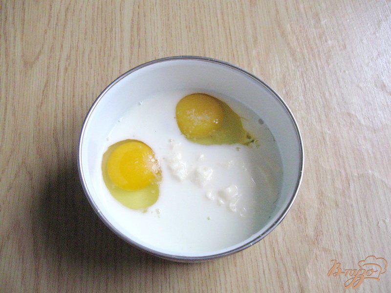 Фото приготовление рецепта: Коблер с яйцом шаг №5