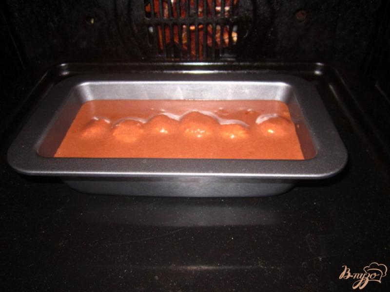 Фото приготовление рецепта: Пирог с яблоками и творожными шариками шаг №5
