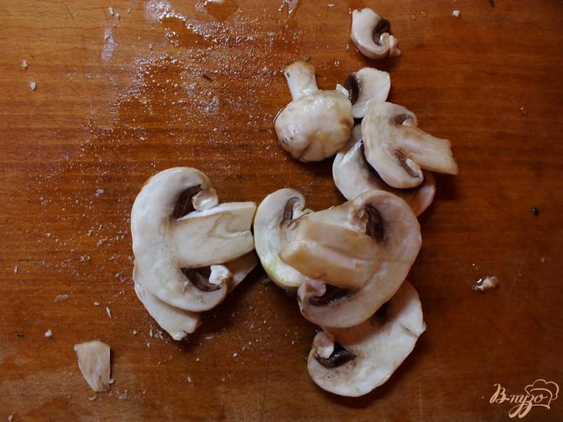 Фото приготовление рецепта: Салат с вареными грибами шаг №1