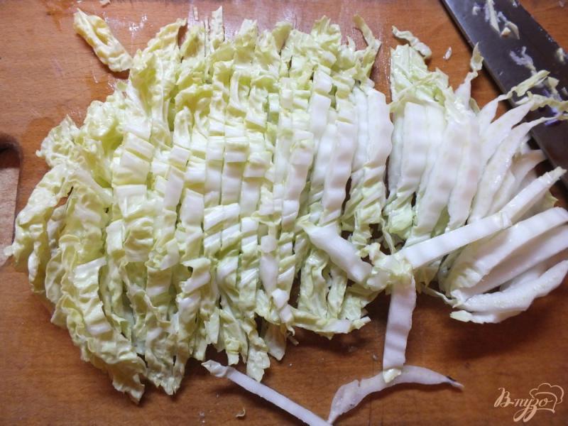 Фото приготовление рецепта: Салат из краснокочанной капусты шаг №4