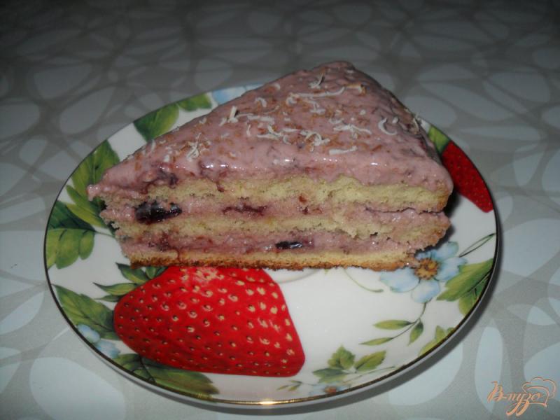 Фото приготовление рецепта: Бисквитный торт со сметанным кремом с вареньем шаг №7