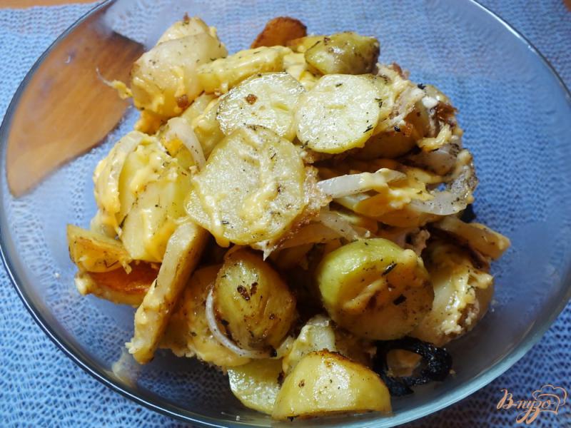 Фото приготовление рецепта: Острый картофель с тимьяном под сыром шаг №7