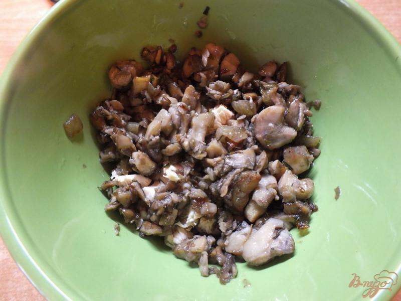 Фото приготовление рецепта: Пирожки с грибами и крурицей из лаваша шаг №6