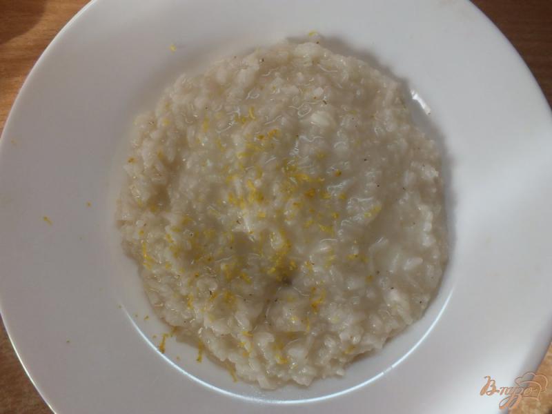 Фото приготовление рецепта: Имбирный рис с лимоном и корицей шаг №6