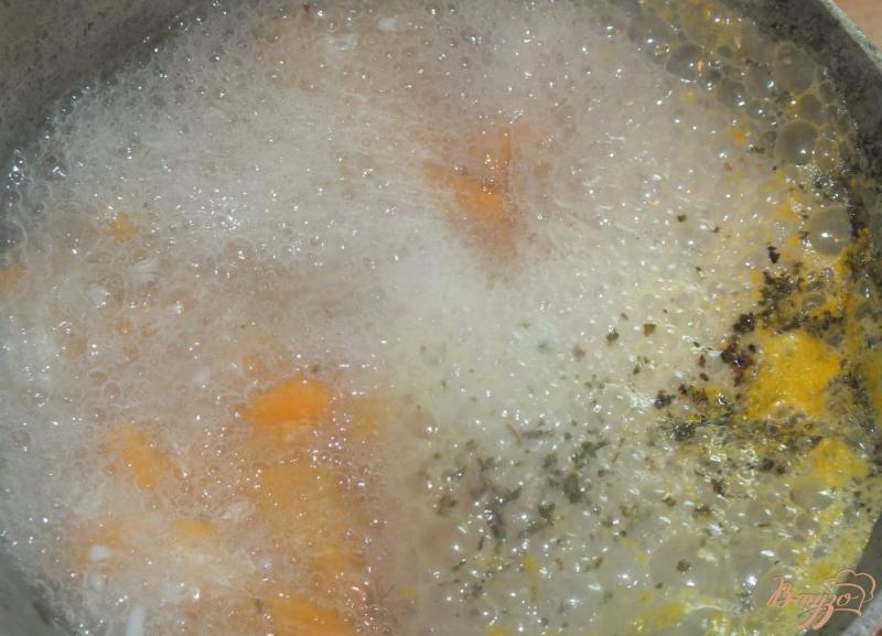 Фото приготовление рецепта: Суп из говядины с соленым огурцом шаг №6