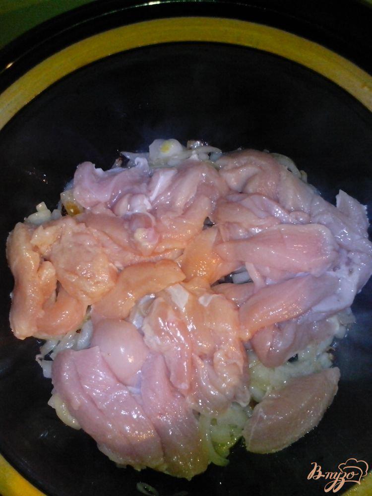 Фото приготовление рецепта: Курица с айвой шаг №3