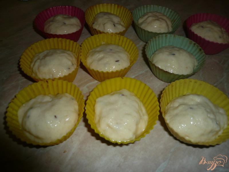 Фото приготовление рецепта: Кексы на плавленном сыре шаг №5