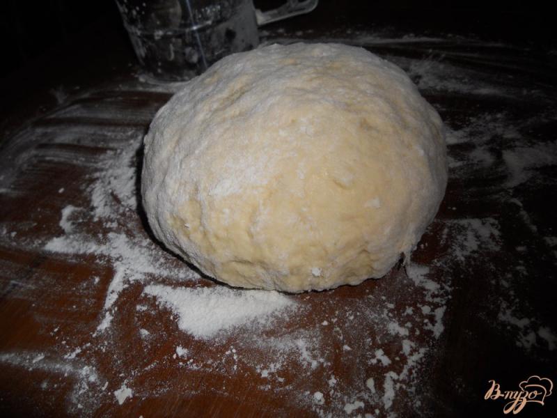 Фото приготовление рецепта: Пирожки с картофелем и чесноком шаг №1