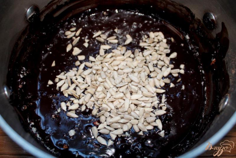 Фото приготовление рецепта: Шоколадный грильяж шаг №5