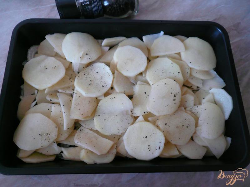 Фото приготовление рецепта: Свинина запеченная с картофелем шаг №7