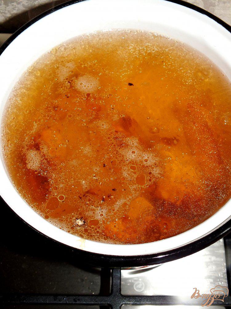 Фото приготовление рецепта: Суп куриный с кукурузой шаг №2