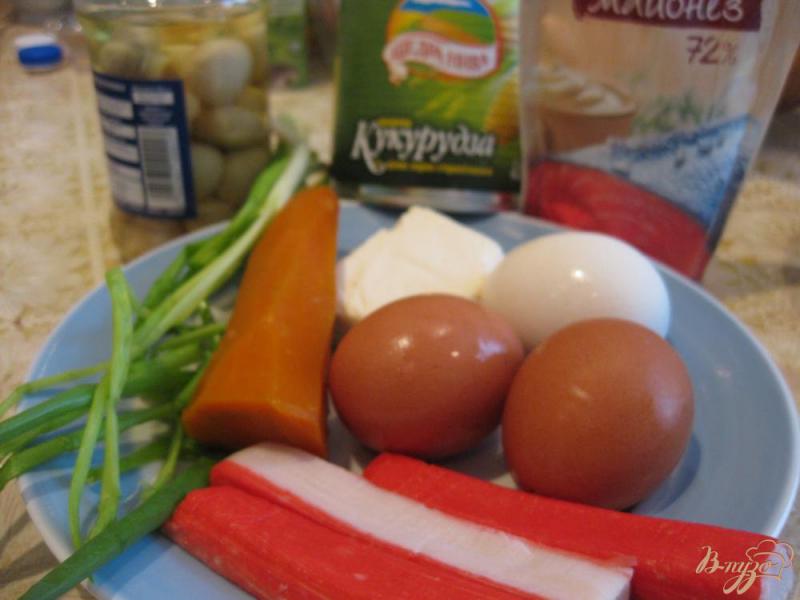 Фото приготовление рецепта: Салат Елочка с крабовыми палочками и кукурузой шаг №1