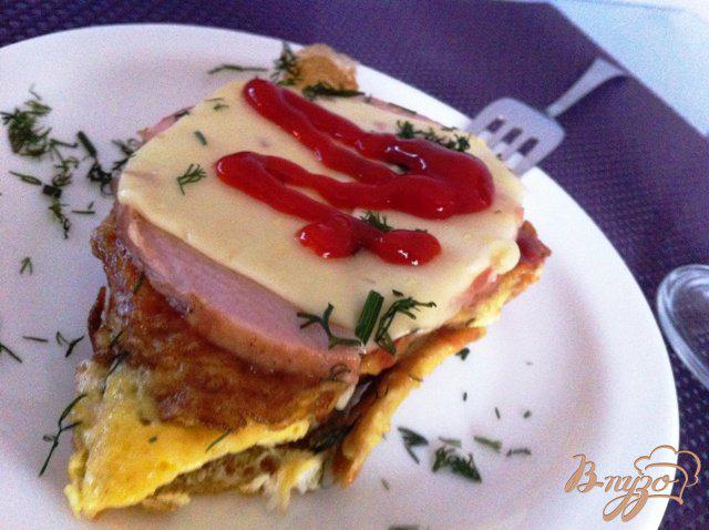 Фото приготовление рецепта: Горячий бутерброд в льезоне шаг №9
